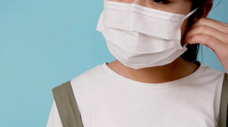 How to wear a surgical mask properly?